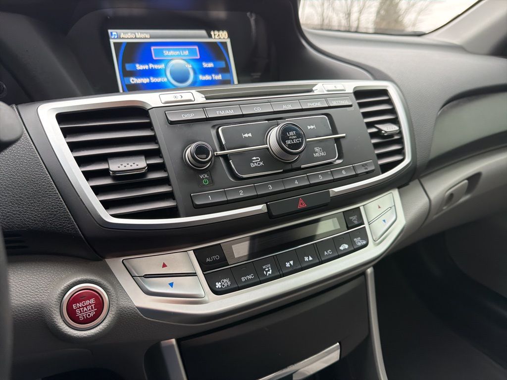 Thumbnail: 2015 Honda Accord - 32