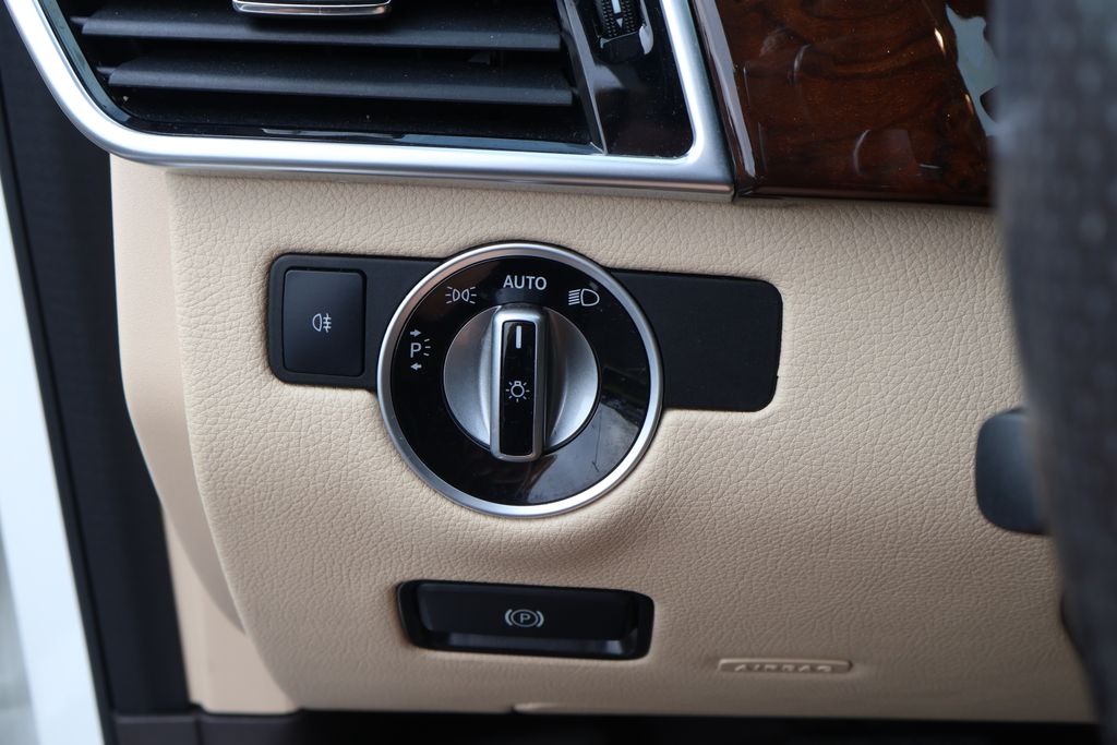 Thumbnail: 2019 Mercedes-Benz GLS - 19