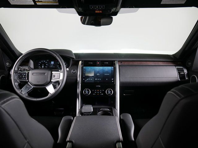 Certified Used 2025 Black Land Rover Dynamic SE image 4