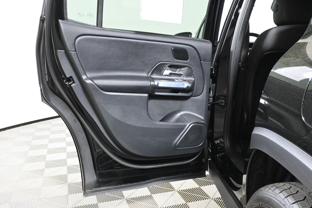 2025 Mercedes-Benz GLB 250 30