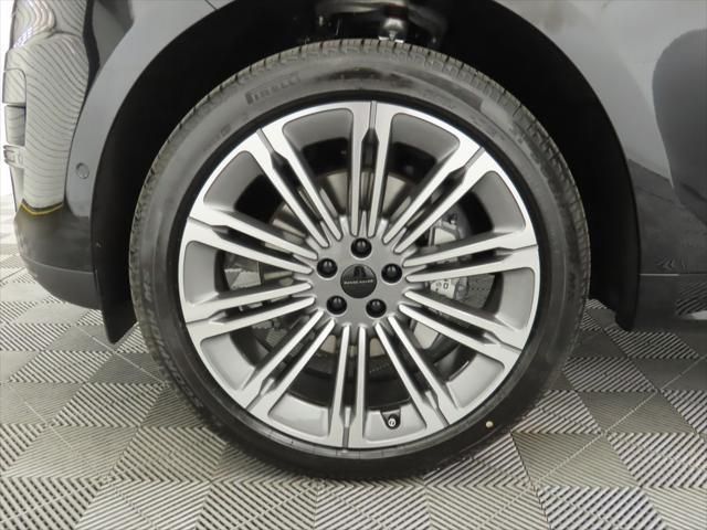 Thumbnail: 2026 Land Rover Range Rover Sport - 32