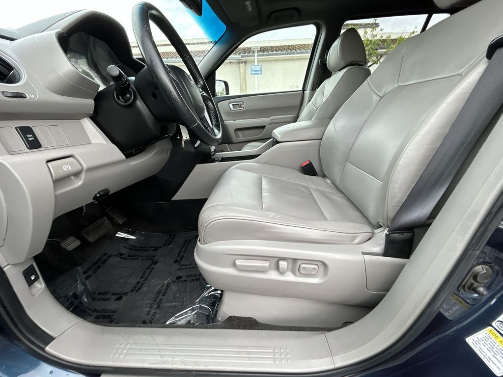 Thumbnail: 2011 Honda Pilot - 12