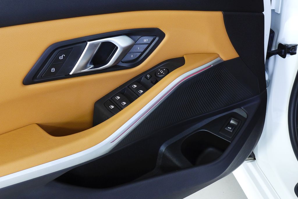 Thumbnail: 2025 BMW 3 Series - 12