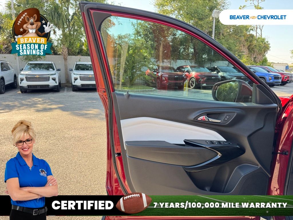 Used 2025 Chevrolet Trax SUV