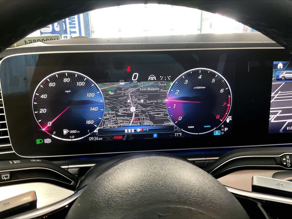 2025 Mercedes-Benz GLE — photo 25