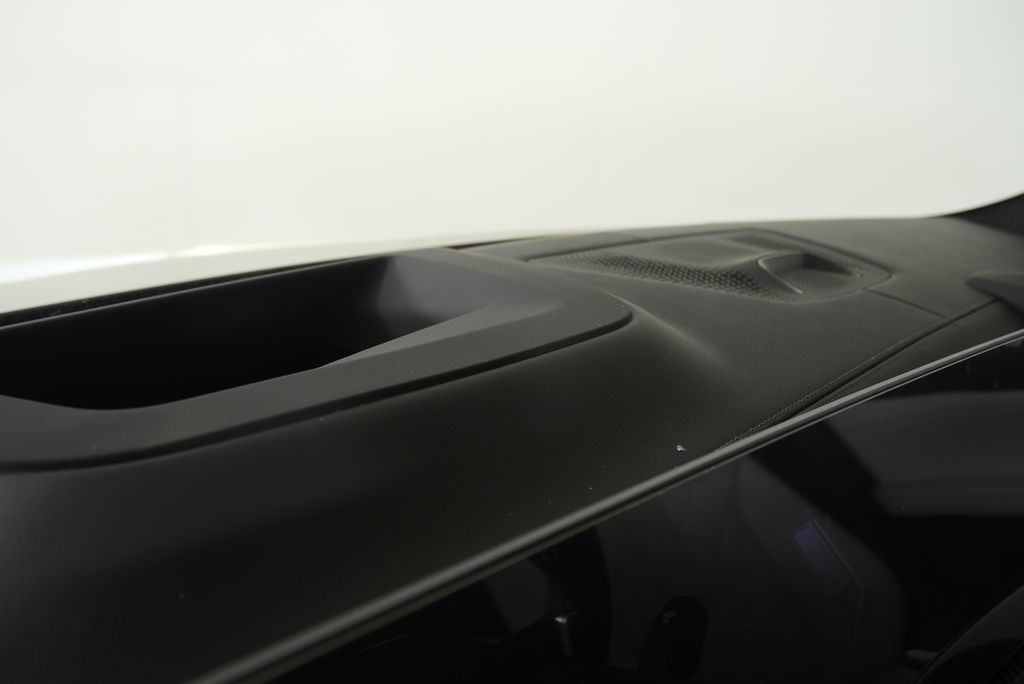 Thumbnail: 2027 BMW X6 - 17