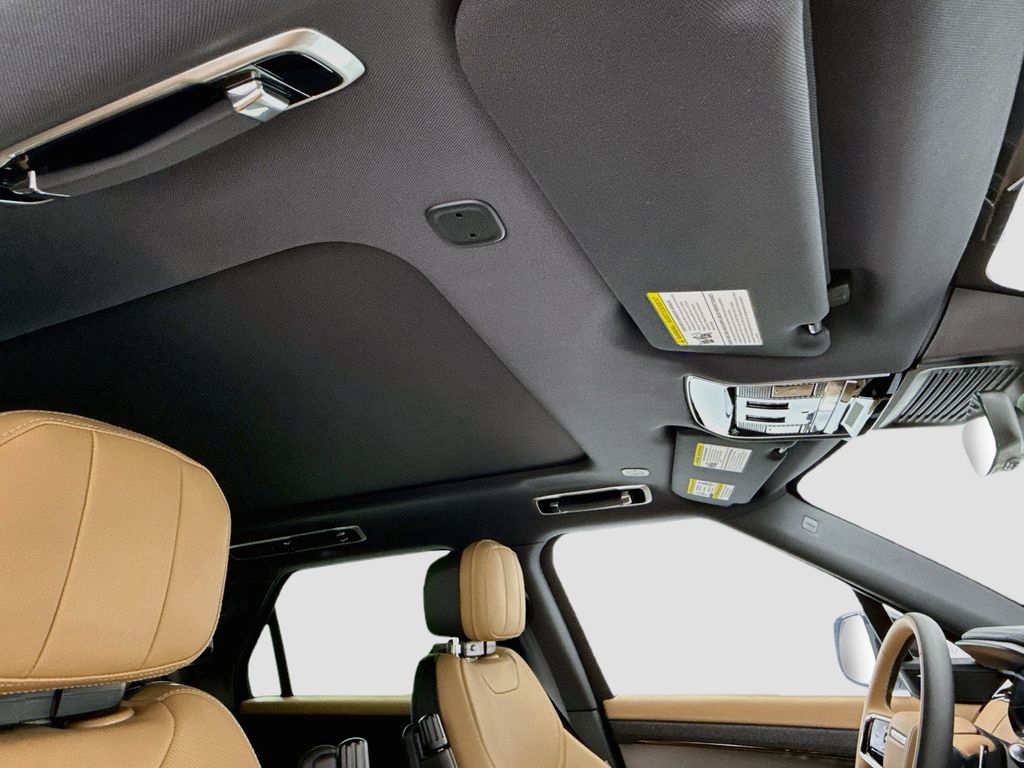 Thumbnail: 2026 Land Rover Range Rover Sport - 17