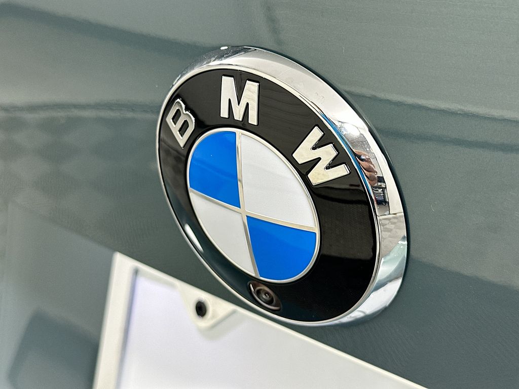 Thumbnail: 2026 BMW i4 - 22