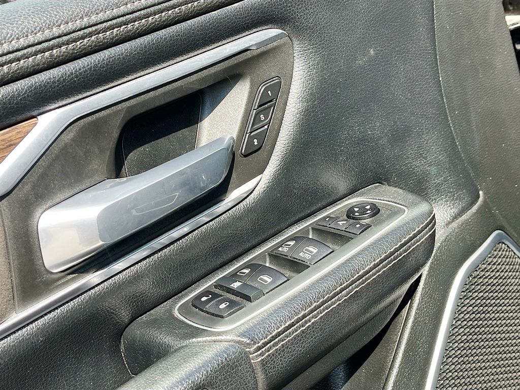 Used 2020 Black Ram Laramie image 17