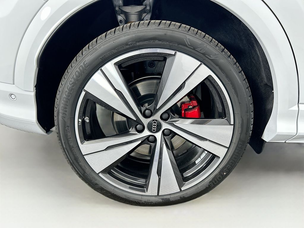 Thumbnail: 2025 Audi SQ5 - 32