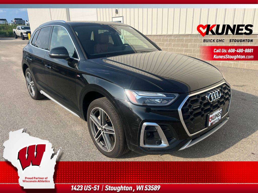  2022 Audi Q5 Hybrid Plug-in e quattro Premium Plus S Line 55 TFSI AWD   