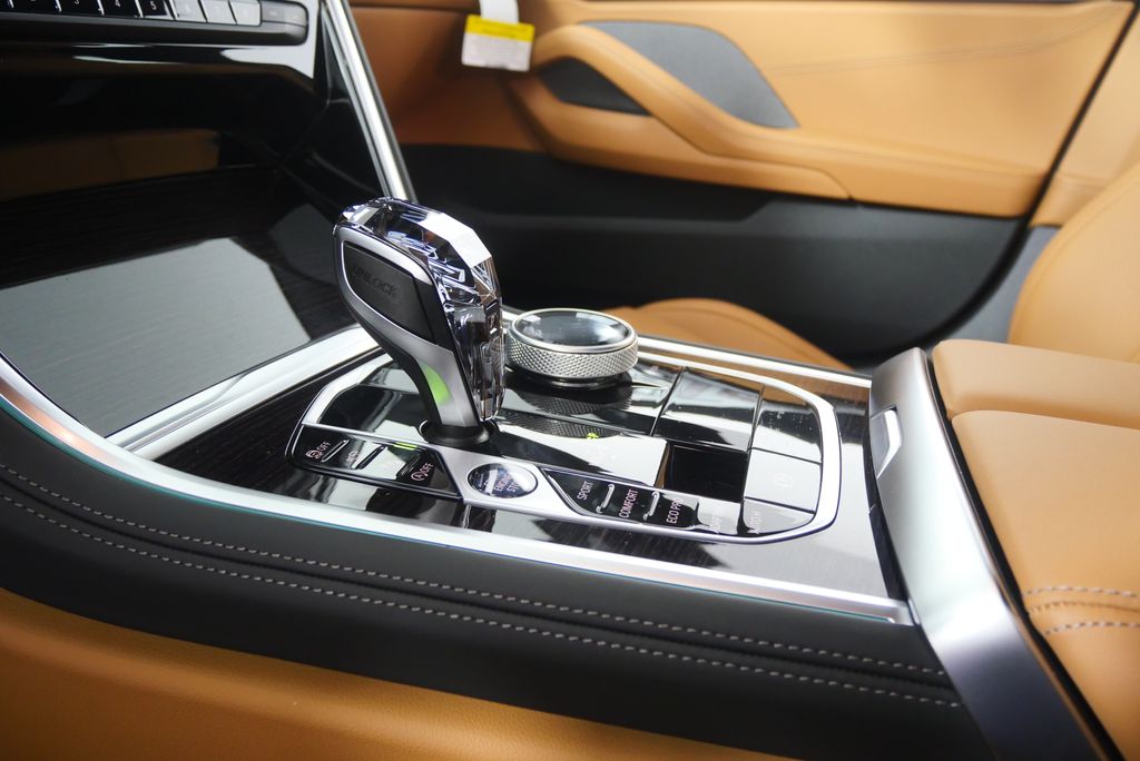 Thumbnail: 2026 BMW 8 Series - 23