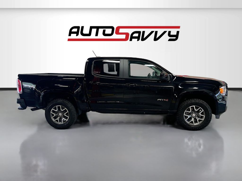 Used 2022 Onyx Black GMC AT4 w/Cloth image 8