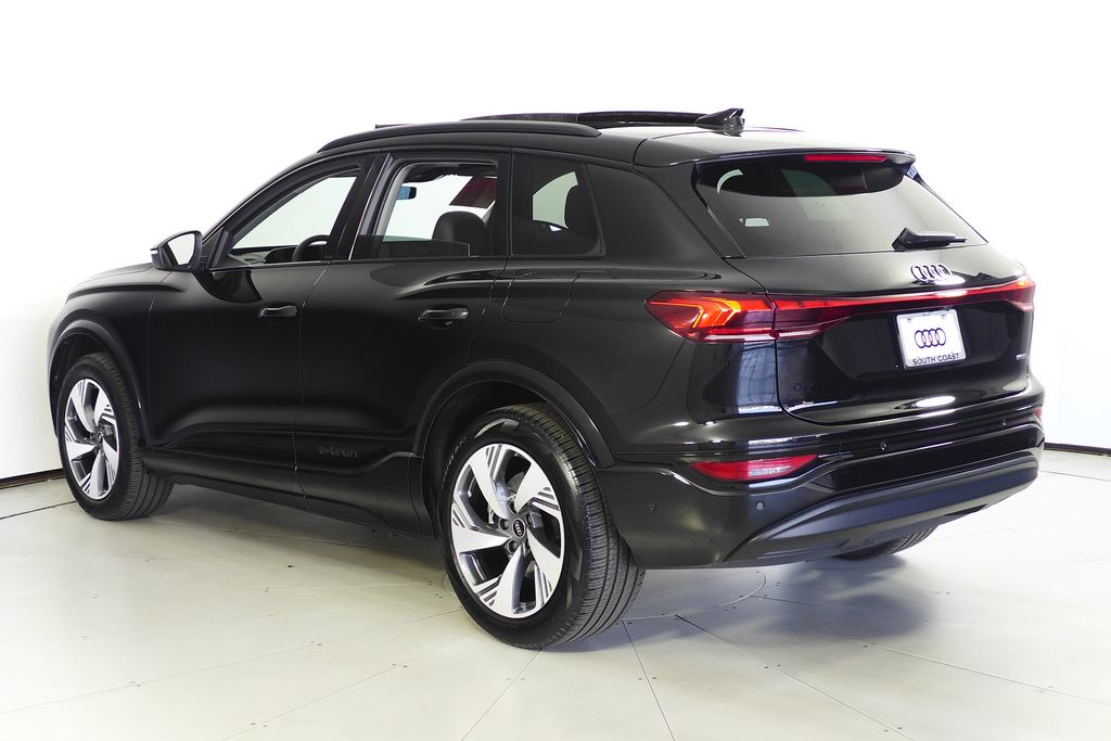 Thumbnail: 2025 Audi Q6 e-tron - 9