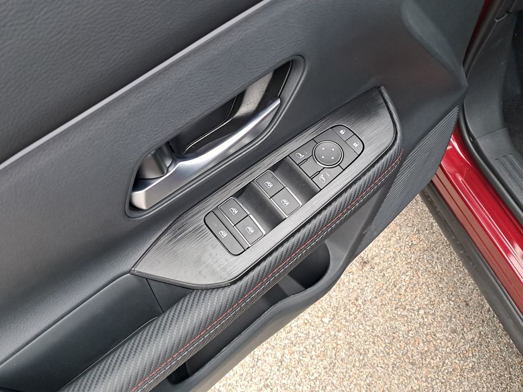 2026 Nissan Kicks SR - 11