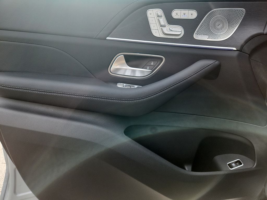 Thumbnail: 2026 Mercedes-Benz GLS - 11