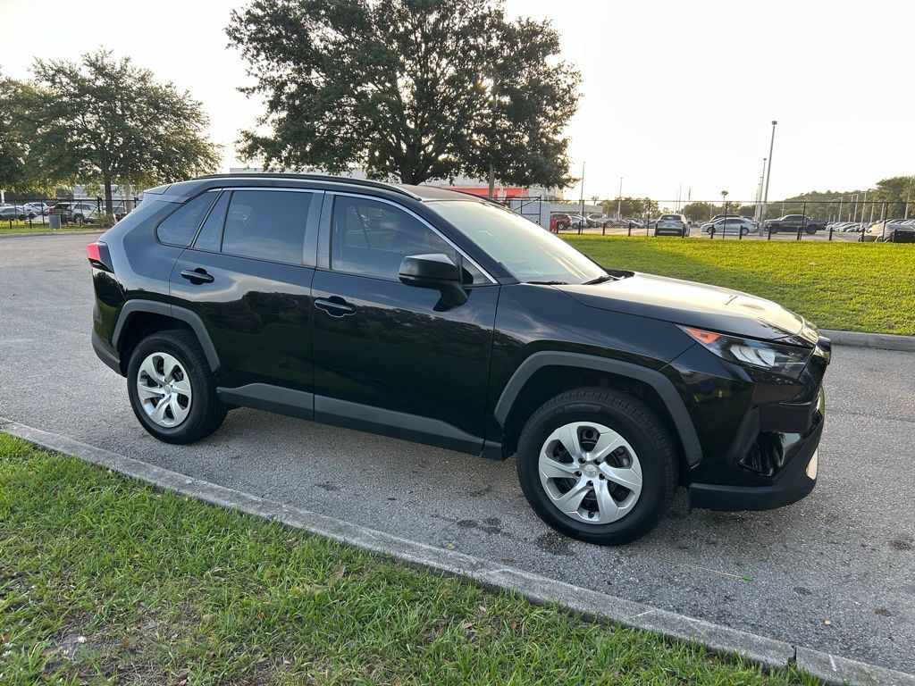 2019 Toyota RAV4 LE 7