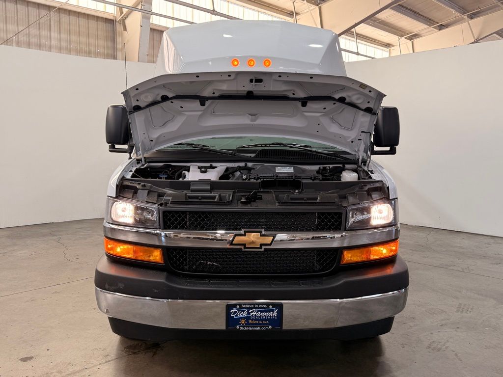 2025 Chevrolet Express 3500 Work Van