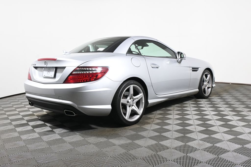 Thumbnail: 2014 Mercedes-Benz SLK - 7