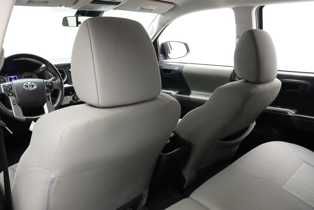 Thumbnail: 2019 Toyota Tacoma - 20