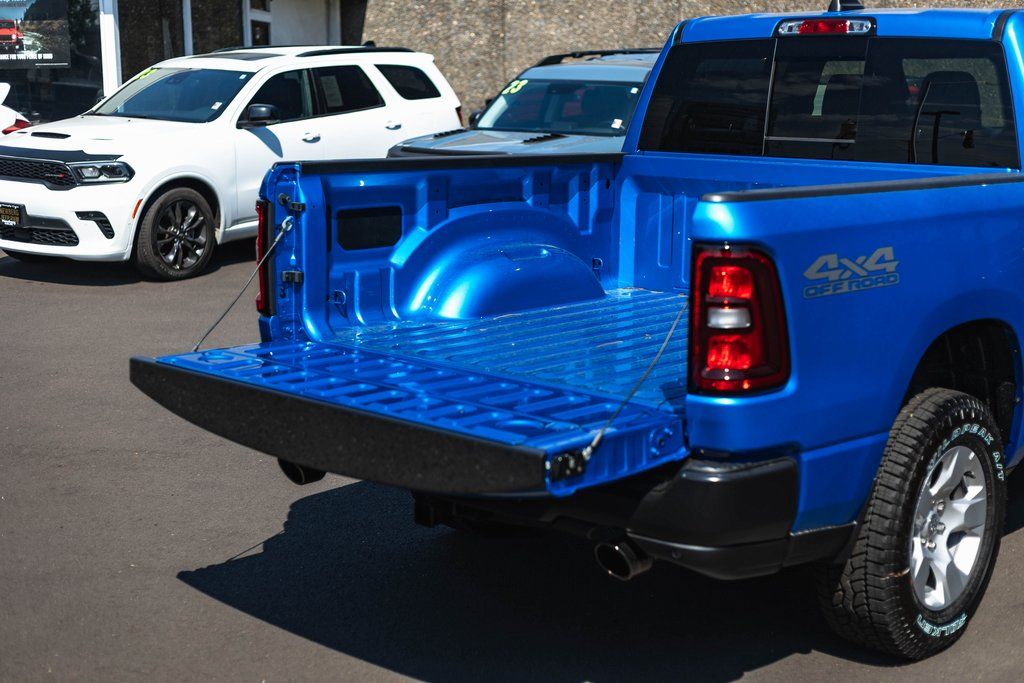 2026 Ram 1500 Tradesman thumbnail 9