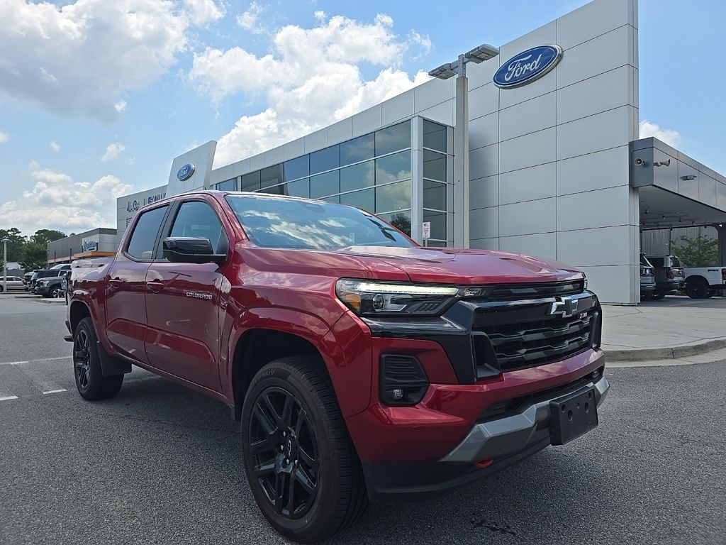 Radiant Red Tintcoat 2025 Chevrolet Colorado Pickup Truck Four-Wheel Drive 8-Speed Automatic