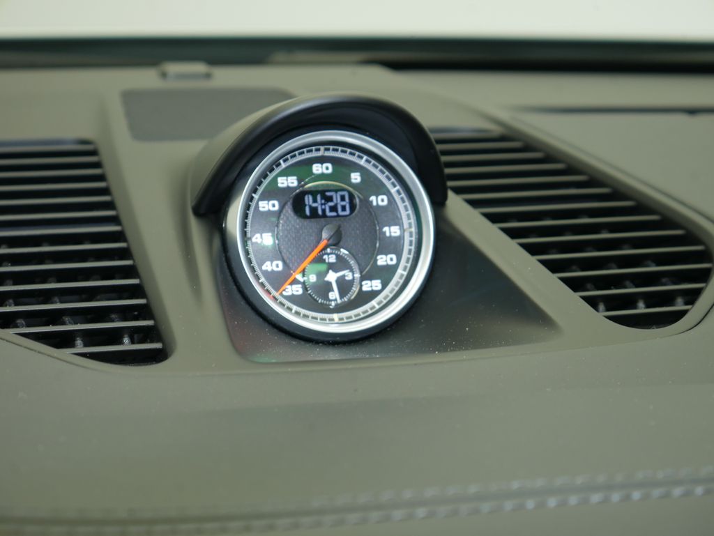 Thumbnail: 2015 Porsche 911 - 20