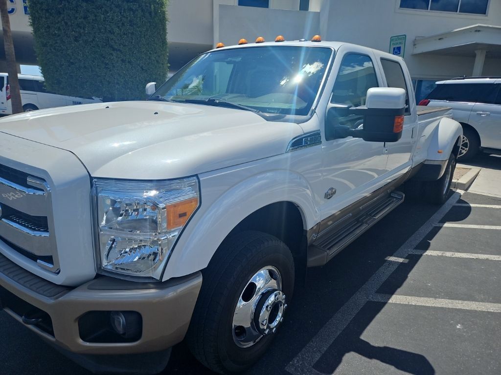White Platinum Metallic Tri-Coat 2013 Ford F-350 Super Duty Pickup Truck Four-Wheel Drive 6-Speed Automatic Overdrive