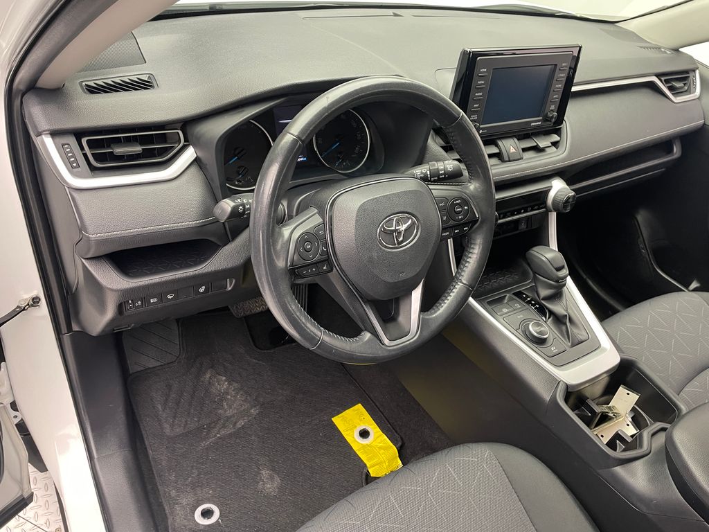 Thumbnail: 2022 Toyota RAV4 - 11