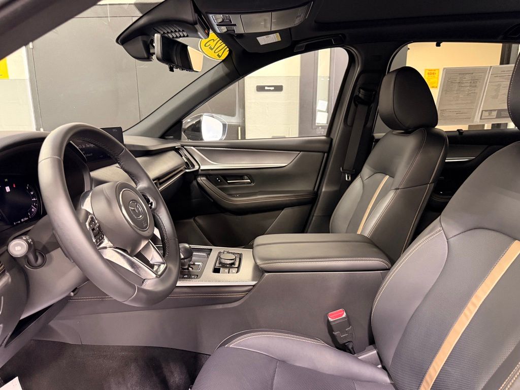 Thumbnail: 2025 Mazda CX-70 - 12