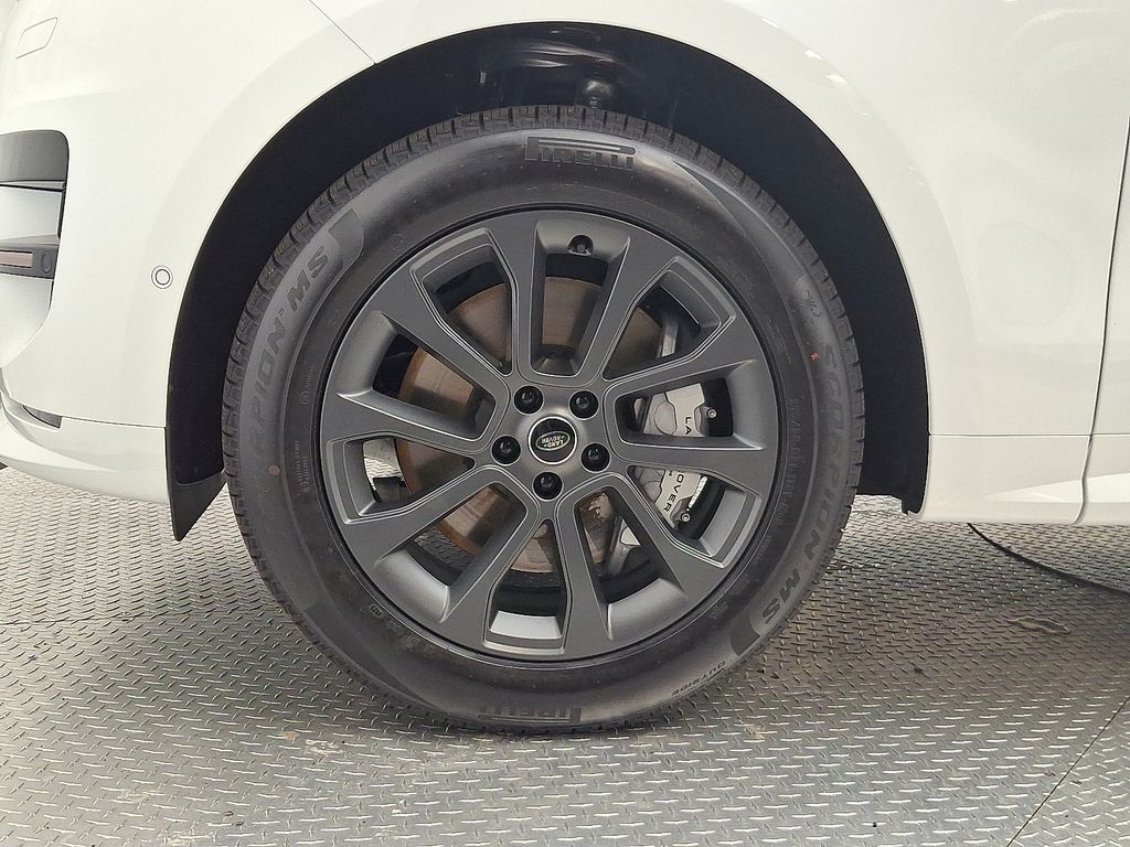 Thumbnail: 2025 Land Rover Range Rover Sport - 5