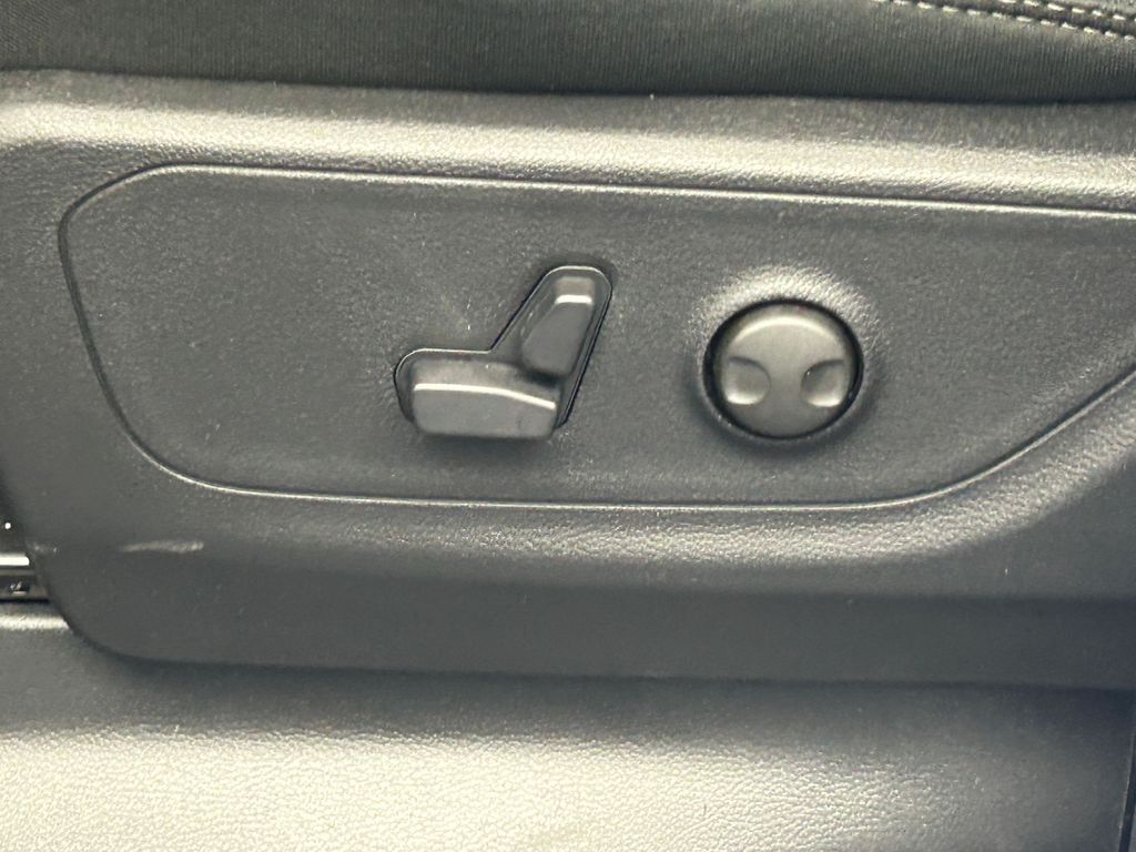 New 2026 Hydro Blue Pearlcoat Ram Big Horn/Lone Star image 13