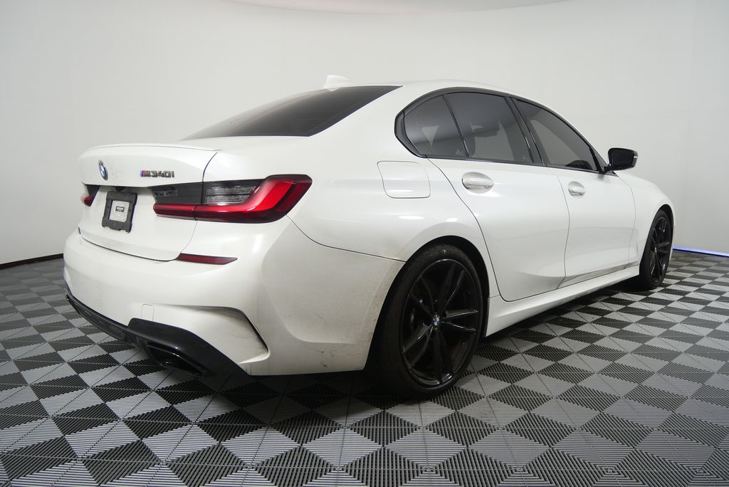 Thumbnail: 2022 BMW 3 Series - 3