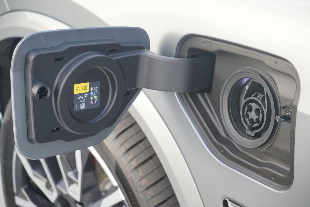 Thumbnail: 2026 BMW X5 - 6