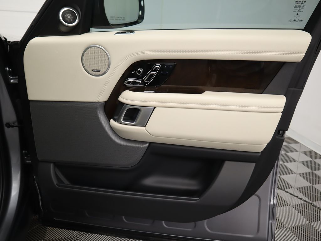 Thumbnail: 2021 Land Rover Range Rover - 25