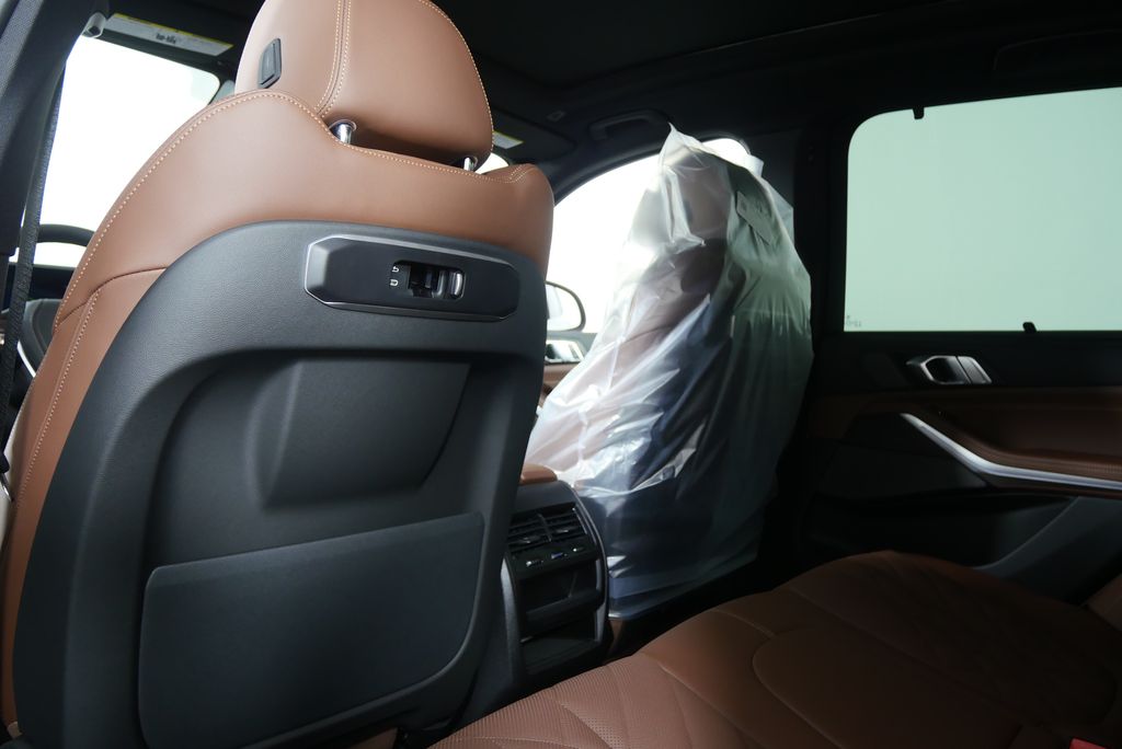 Thumbnail: 2026 BMW X5 - 16