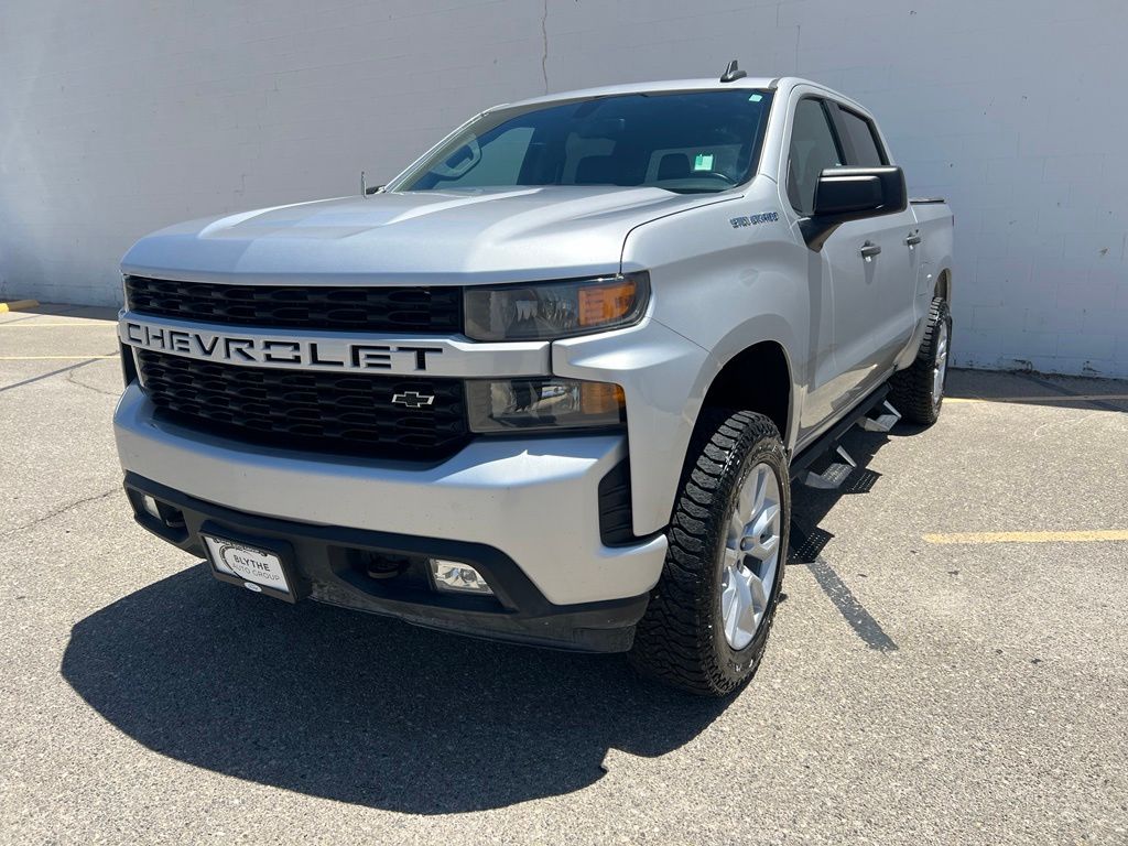 Silver Ice Metallic 2022 Chevrolet Silverado 1500 Pickup Truck 4X2 8-Speed Automatic