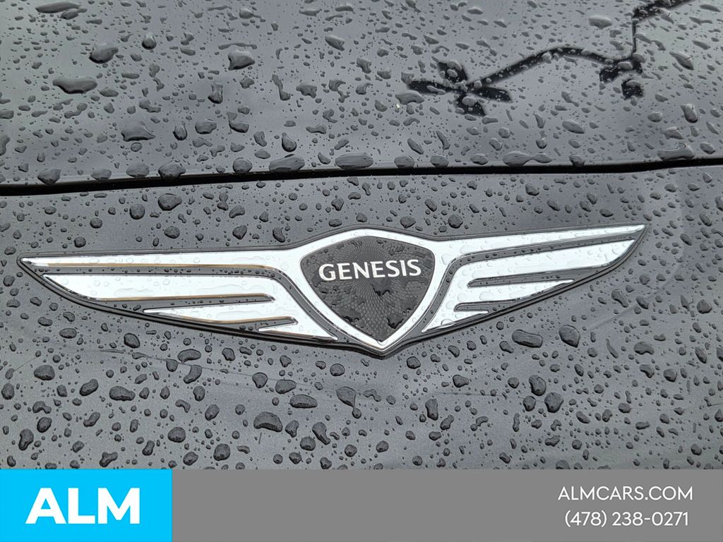 Used 2025 Black Genesis 2.5T image 19