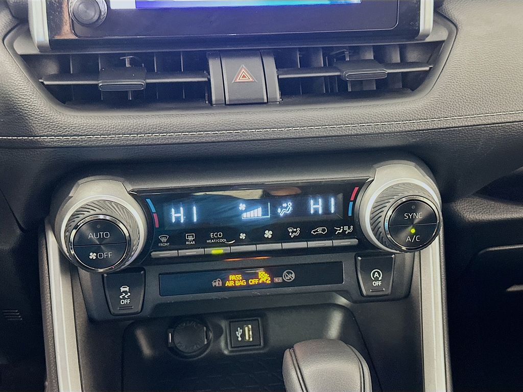 Thumbnail: 2024 Toyota RAV4 - 16