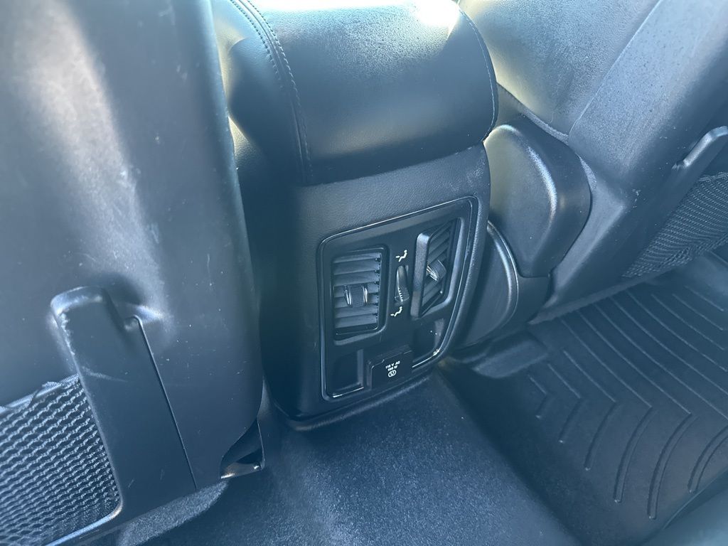 Used Car 2020 Jeep Grand Cherokee  Altitude For Sale Under $25,000 In Austin, Texas