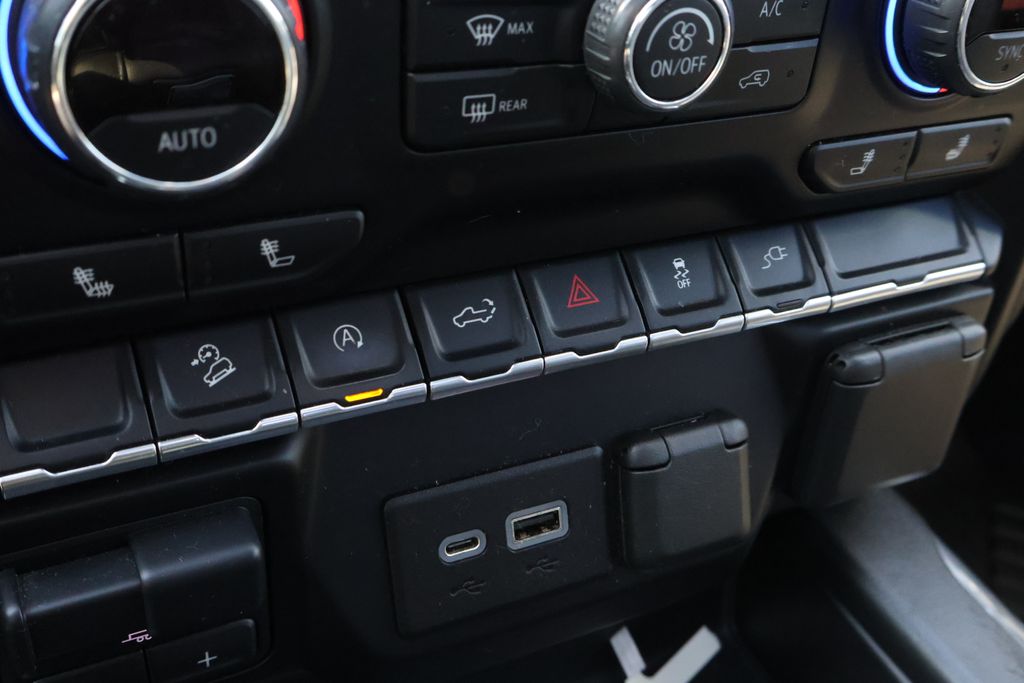 Thumbnail: 2021 Chevrolet Silverado 1500 - 30