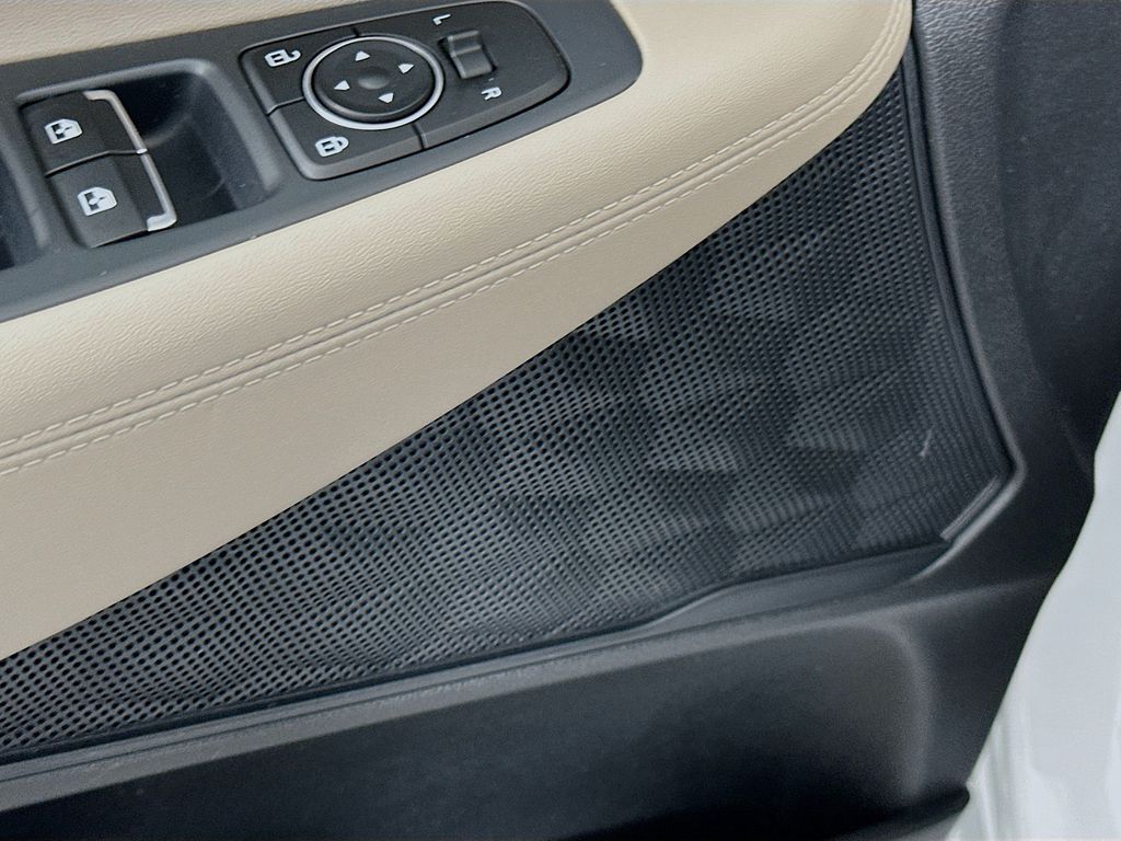 Thumbnail: 2023 Hyundai Santa Fe - 19