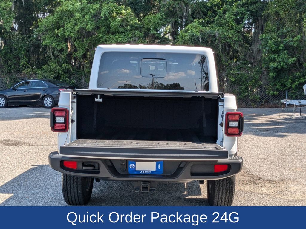 2022 Jeep Gladiator Overland