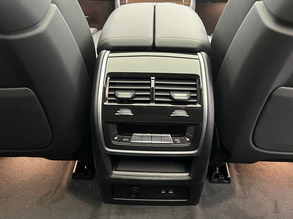 Thumbnail: 2026 BMW X5 - 9