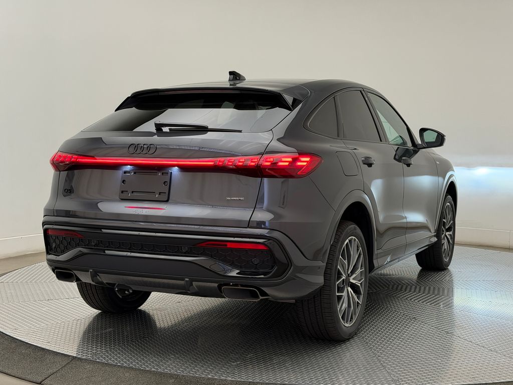 Thumbnail: 2026 Audi Q5 - 7