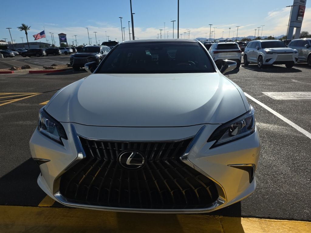 Thumbnail: 2025 Lexus ES - 2