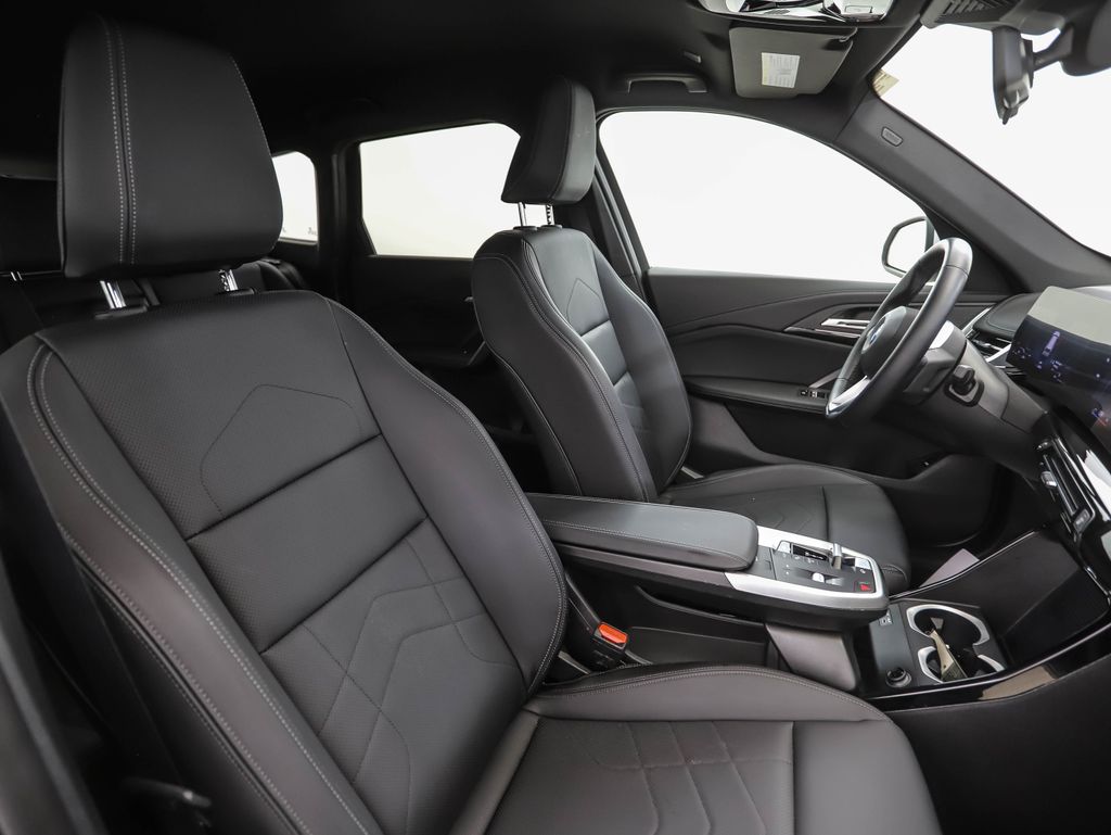Thumbnail: 2023 BMW X1 - 31