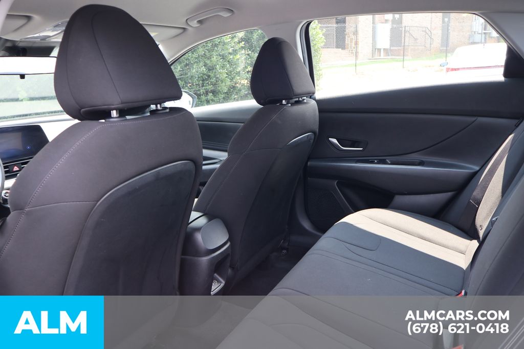 Used 2024 Gray Hyundai SEL image 17