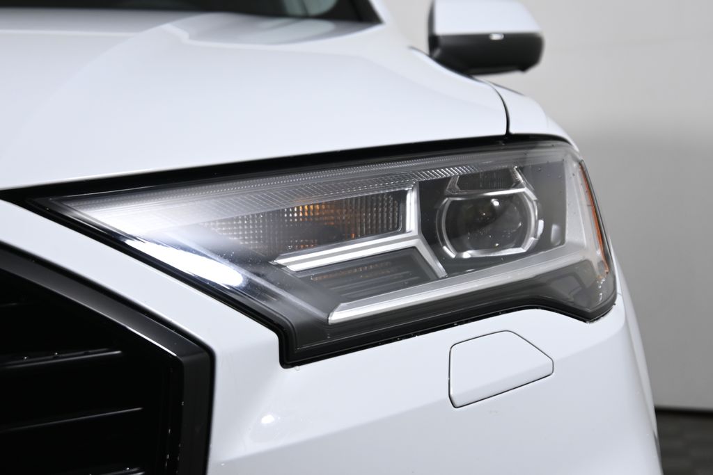 Thumbnail: 2023 Audi Q7 - 11