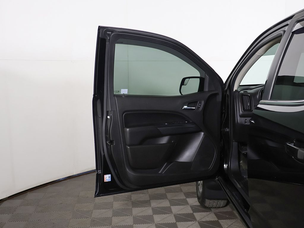 Used 2016 Black GMC SLE1 image 15